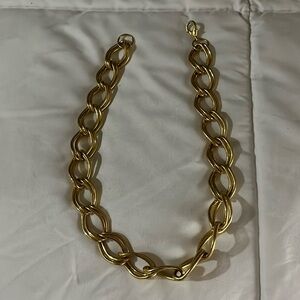 Necklace thick gold tone